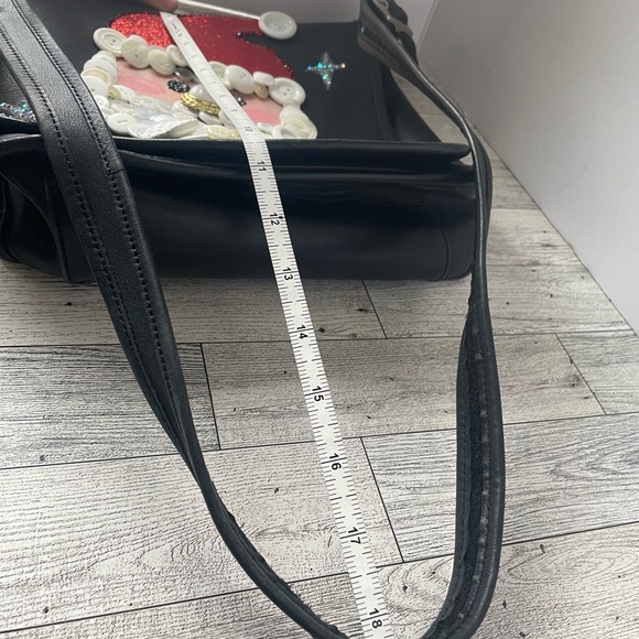 St. Nick Santa Face Christmas Crossbody Novelty Button Leather Purse - Picture 16 of 16